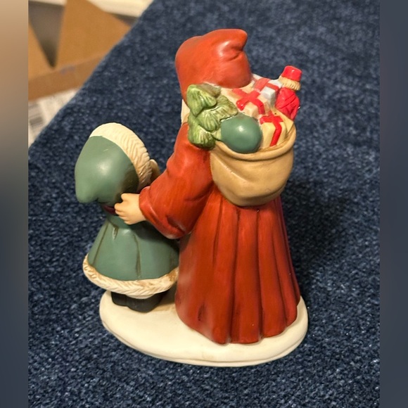 Santa and young girl figurine. Girl holds a teddy bear. Very cute!! - Picture 3 of 7